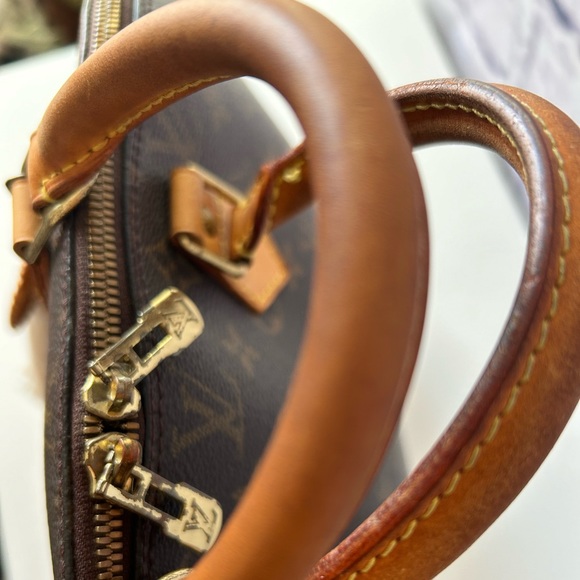 Louis Vuitton Monogram Alma PM + Kisslock Wallet Bundle - Picture 4 of 14